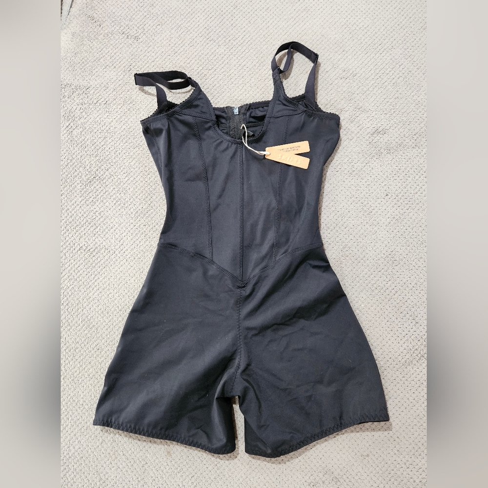 **NWT** SKIMS GLAM ONESIE Romper in Onyx NEW - Picture 9 of 11